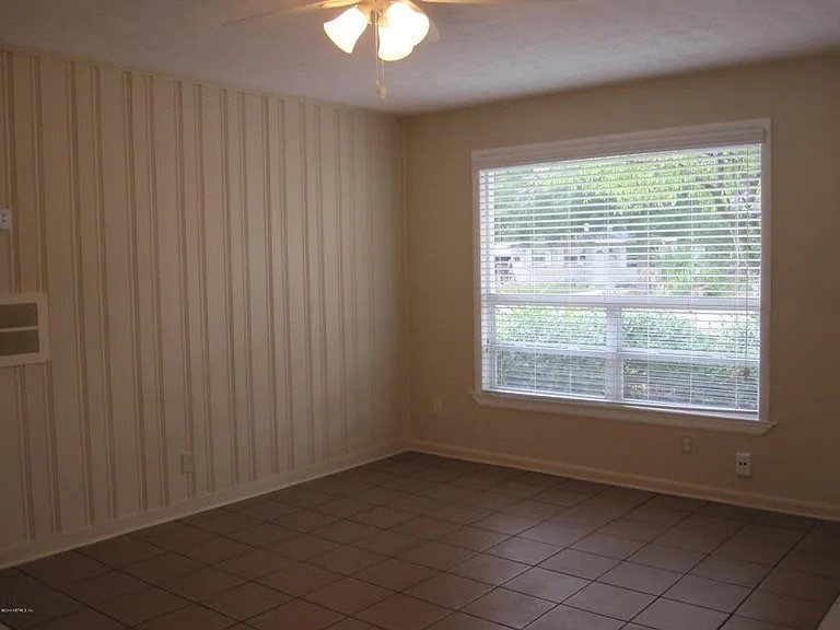 Building Photo - 434 Hayton Ave