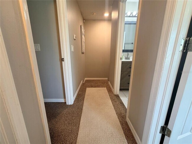 Building Photo - 18120 Paradise Point Dr