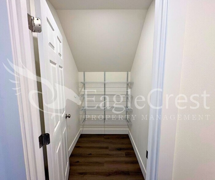 Building Photo - ANKENY