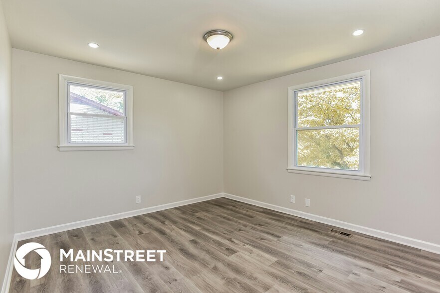 Building Photo - 1810 Willow Springs Dr