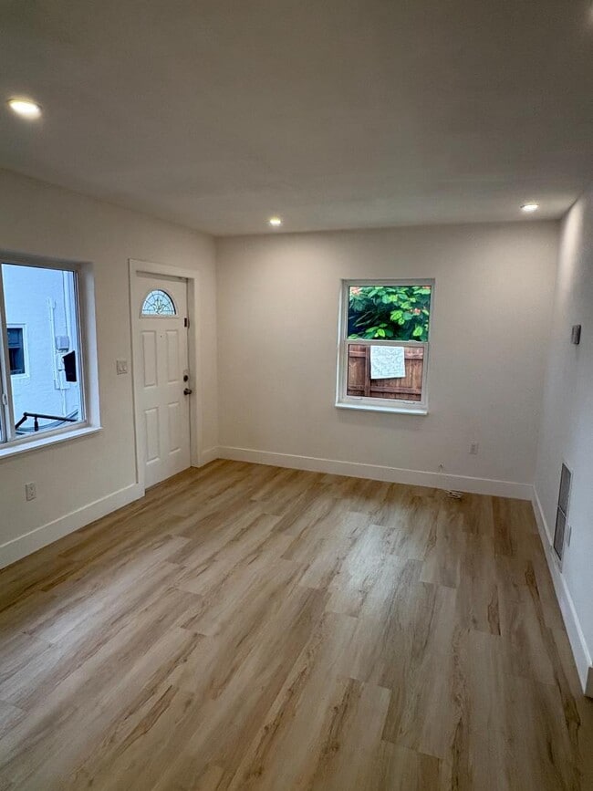 Building Photo - 331 S Federal Hwy