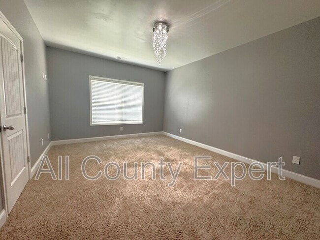 Building Photo - 4215 Hopewell Manor Dr