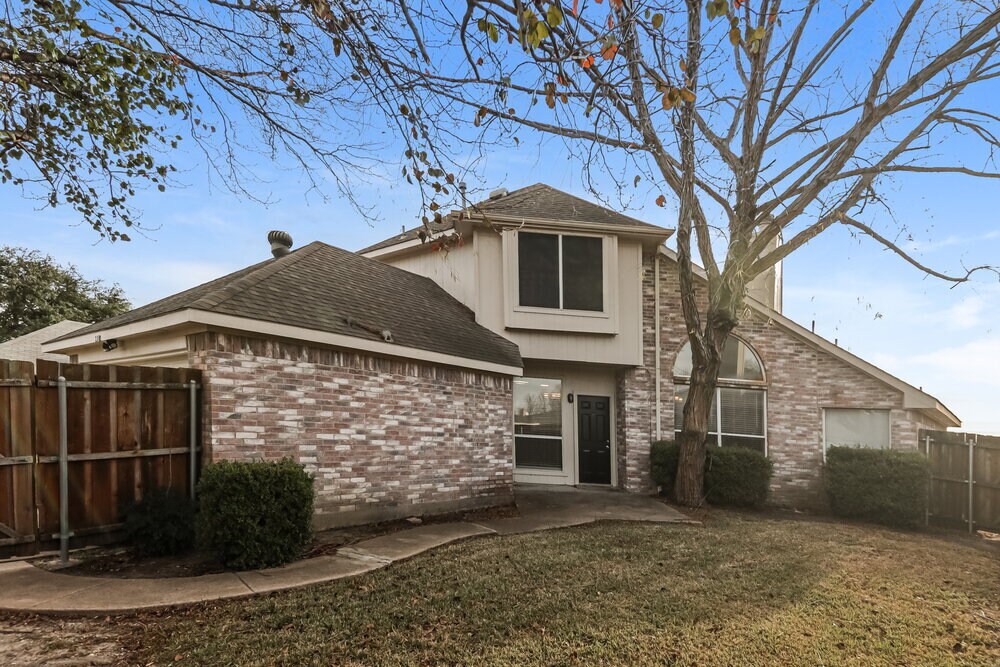 Building Photo - 2840 Helen Ln