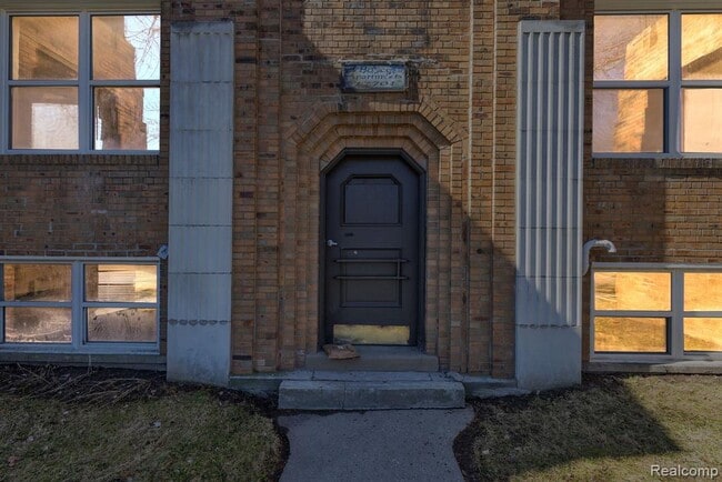 Building Photo - 17701 Manderson Rd