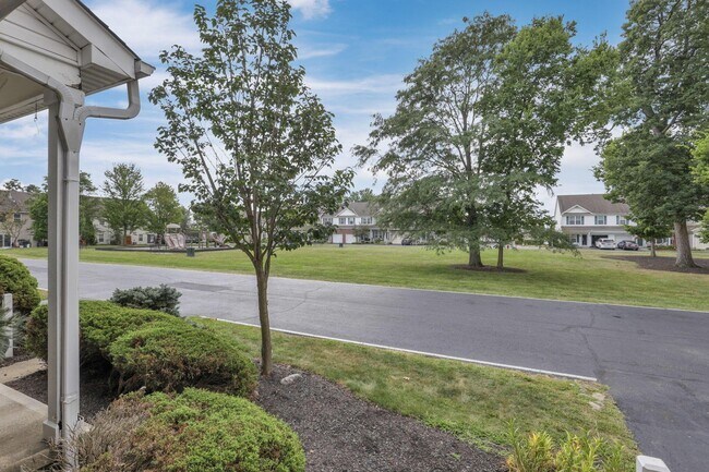 Building Photo - 1218 Green Dr