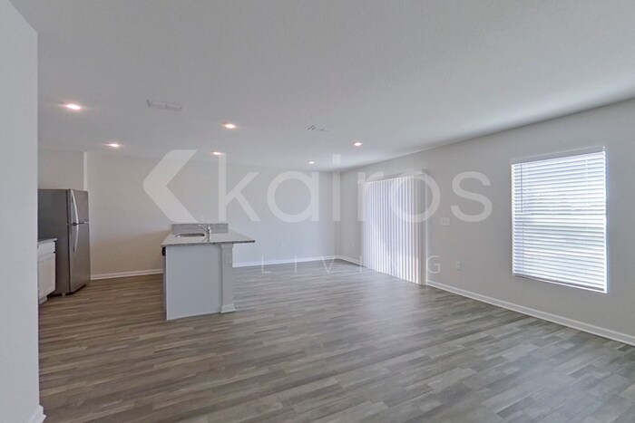 Building Photo - 1802 Nebraska Loop