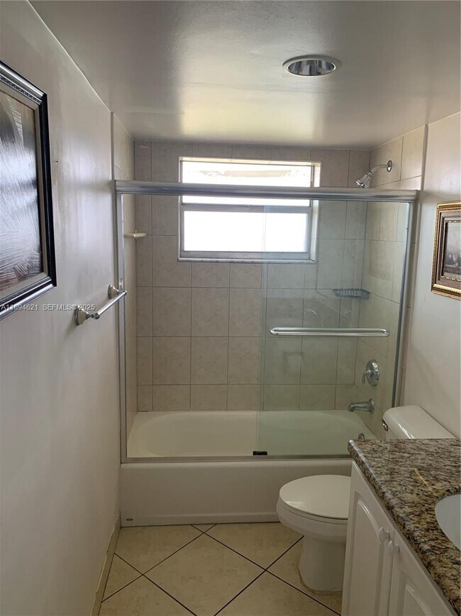 Building Photo - 1750 NE 191st St