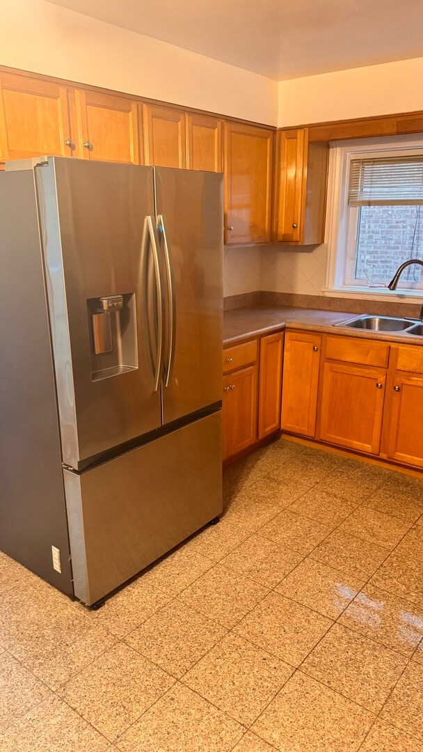 Building Photo - 5501 N California Ave