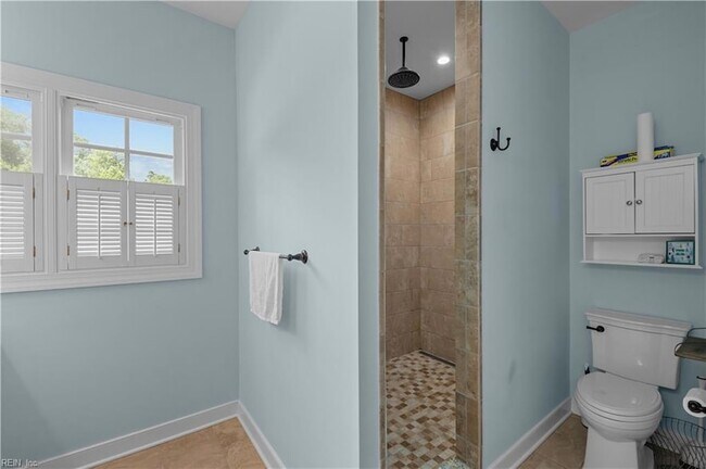 Building Photo - 232 Suri Dr