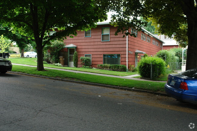 Building Photo - 1103 W 10th Ave
