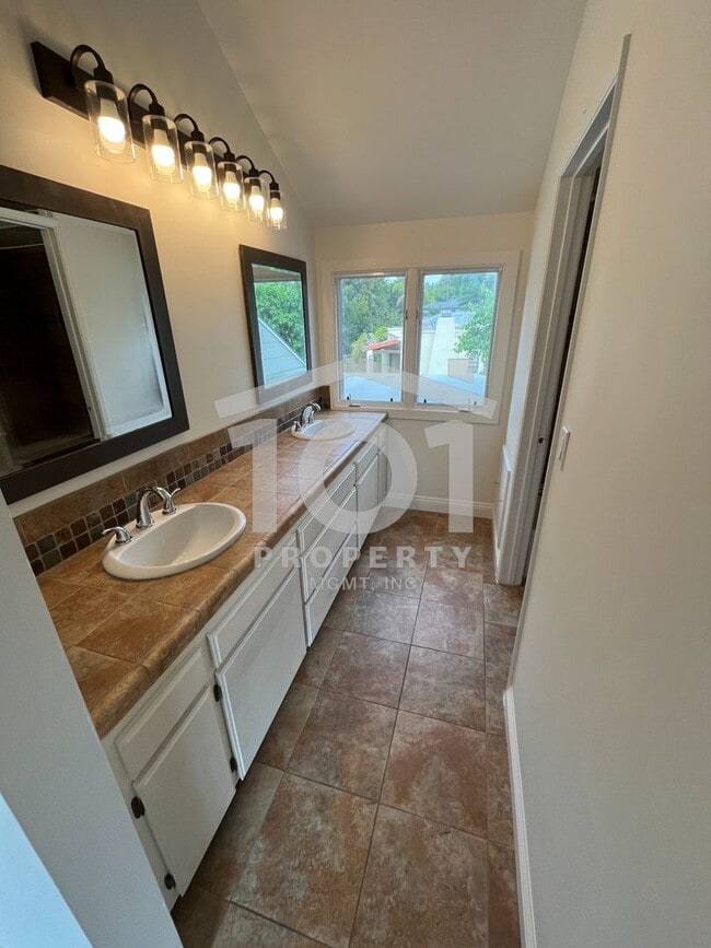 Building Photo - Beautifully renovated two-story home tucked in a quiet, tree-lined setting just off Mission and B...