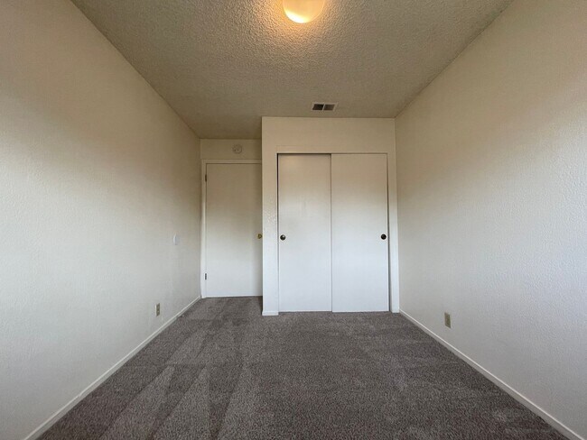 Building Photo - 9339-33 Musselman Dr.