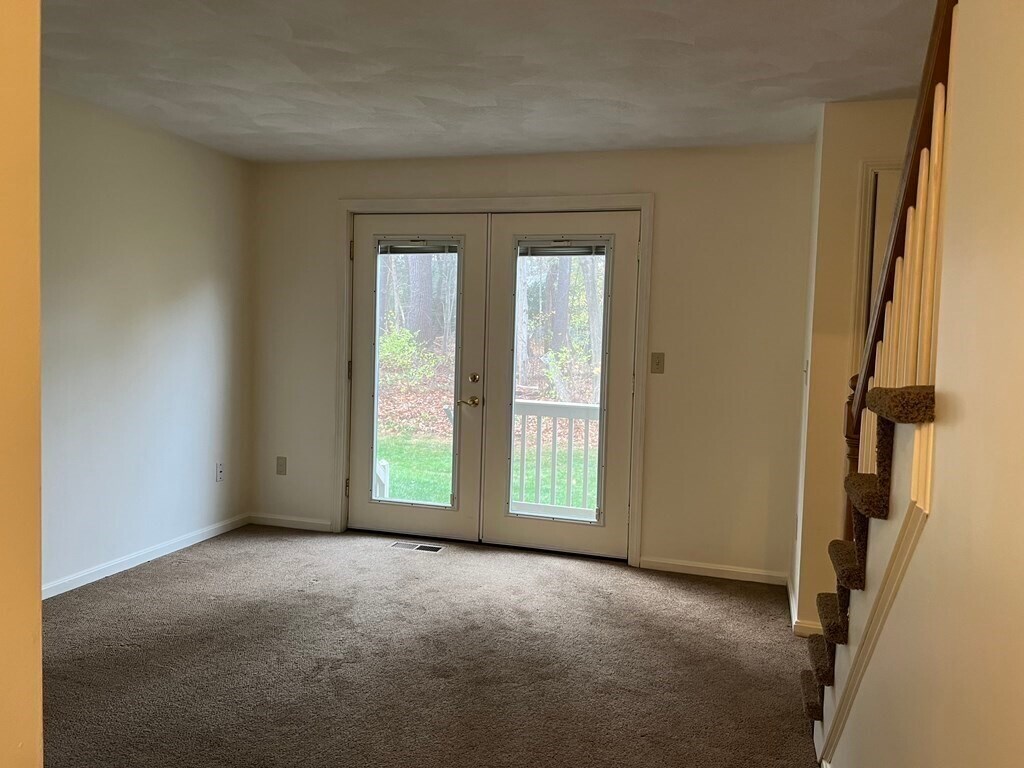 Building Photo - 16 Montvale Ave
