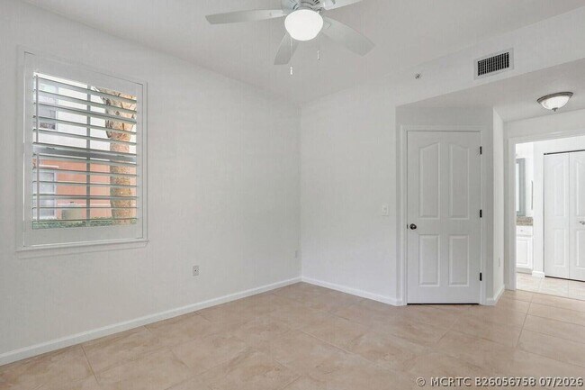Building Photo - 7101 Myrtlewood Cir W