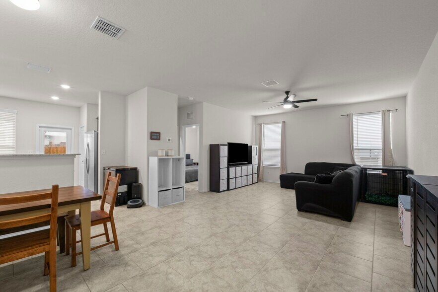 Building Photo - 10510 Rayburn Lndg