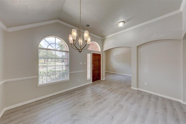 Building Photo - 2107 Crossbay Ct