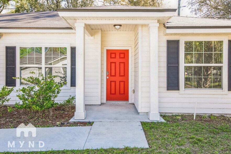 Building Photo - 643 Locust St