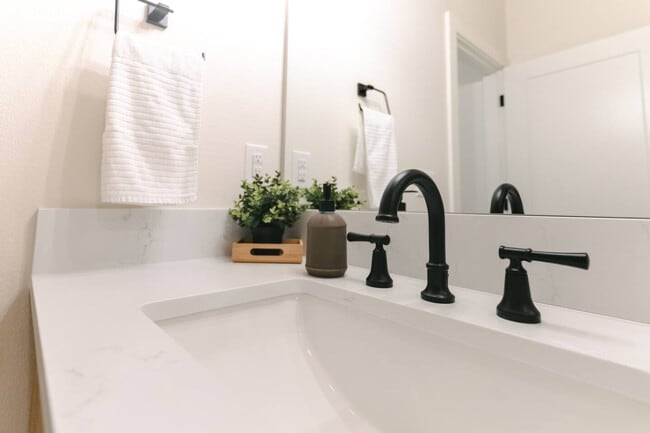 Building Photo - 3505 NE Creston Ave