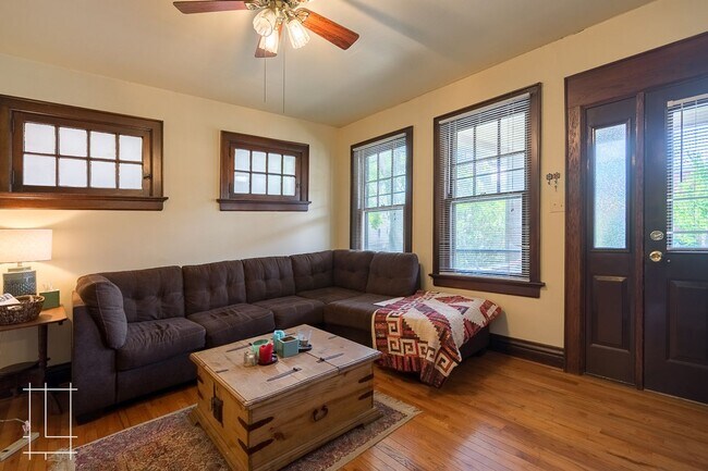 Interior Photo - 1238-1244 Forsythe Ave