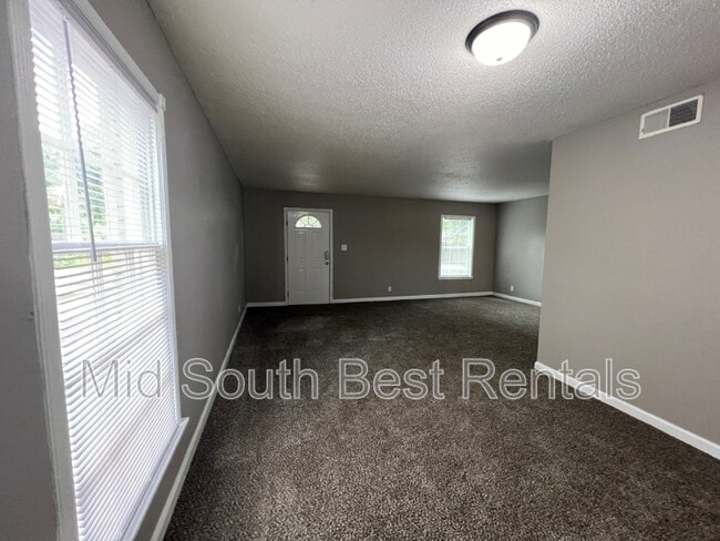 Building Photo - 1147 Prescott Rd