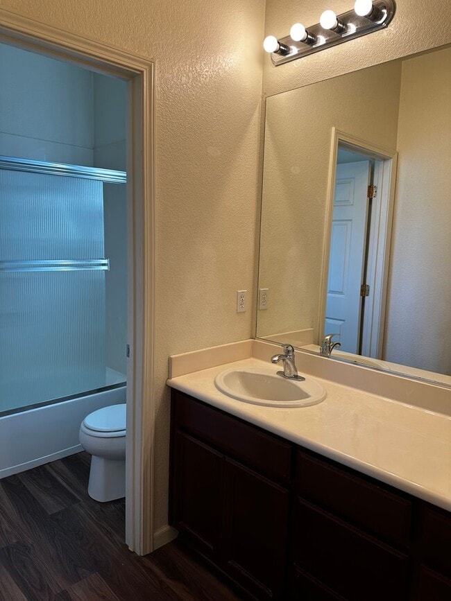 Building Photo - $1497.50 off first full months rent