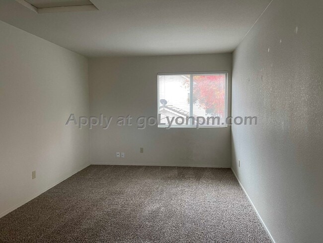 Building Photo - Charming 2BDRM 2.5BA with LOFT | Perfect Location near Folsom Premium Outlets & Lake Natoma!