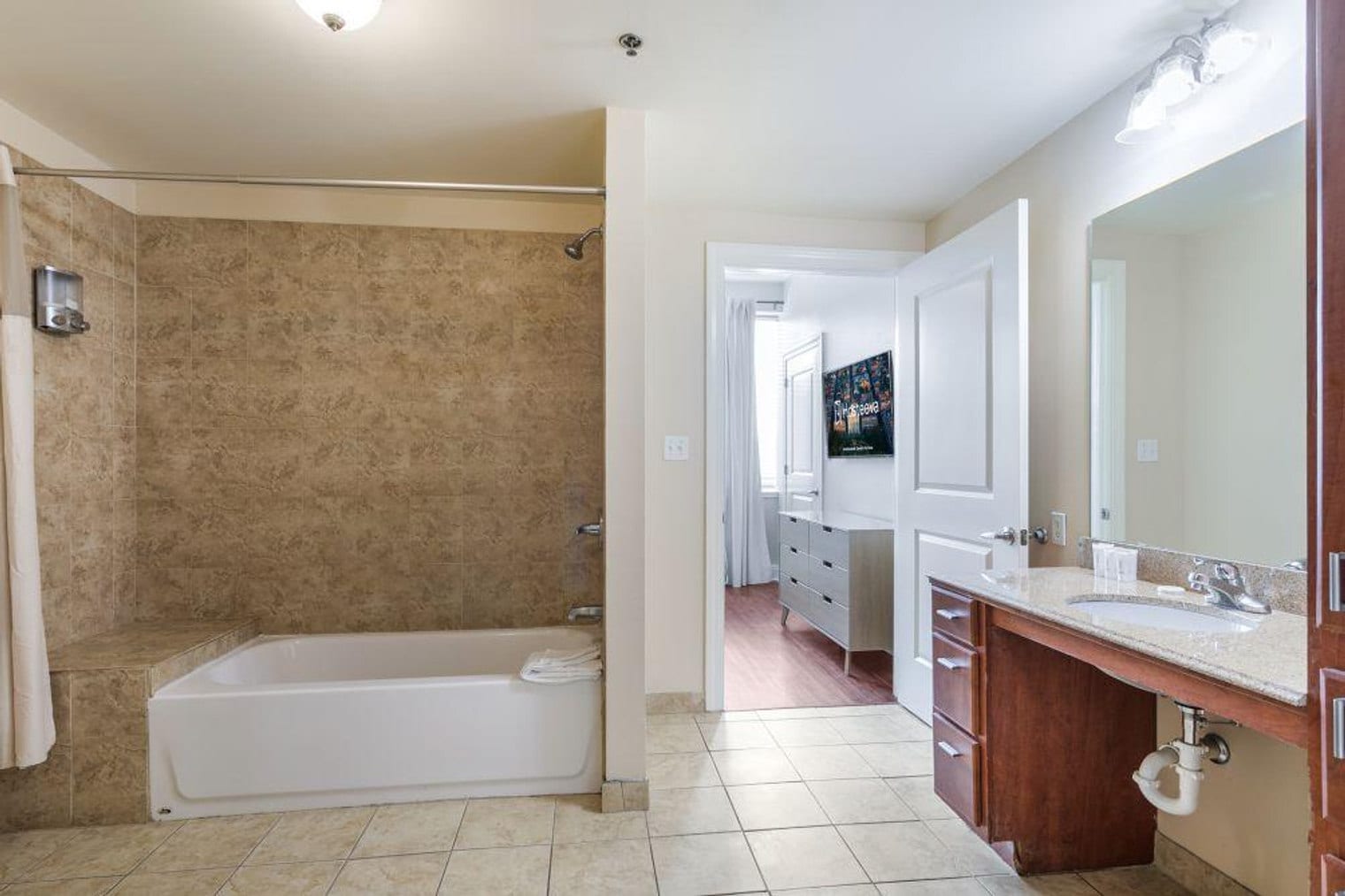 Building Photo - 925 Common St