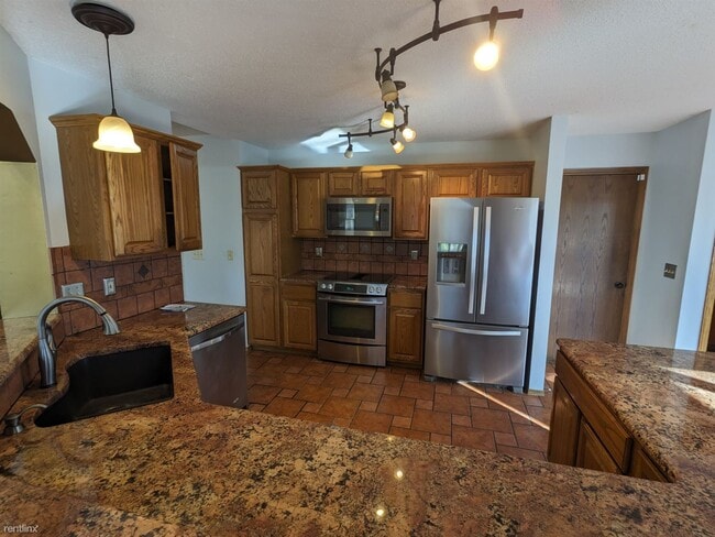 Building Photo - 4 br, 4 bath House - 409 West Concord Road