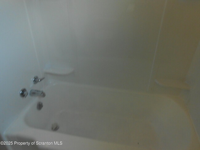 Building Photo - 622 S Main Ave