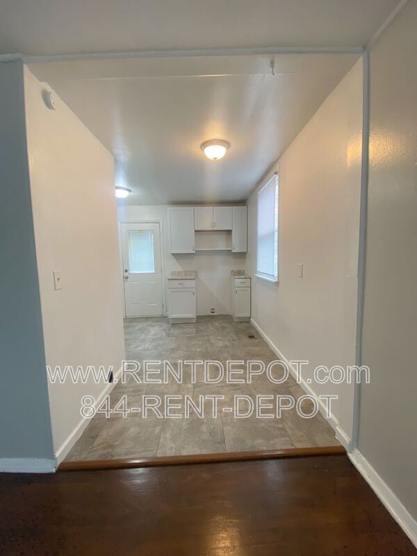 Building Photo - 1621 Rheinhardt Ave