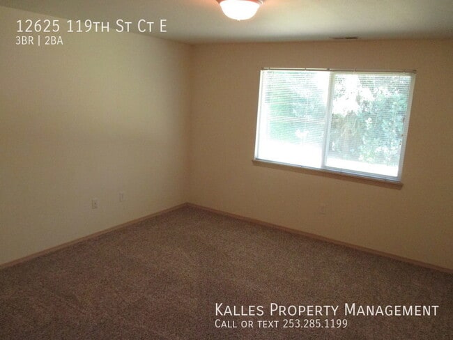 Building Photo - Beautiful 3 Bed 2 Bath Duplex in Puyallup