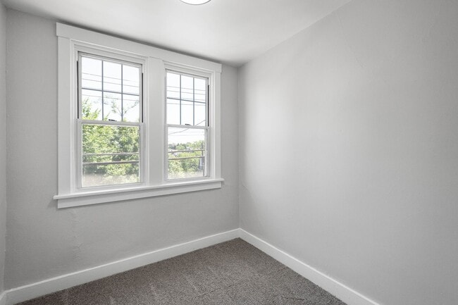 Building Photo - Stunning 3 bedroom home in Carrick availab...