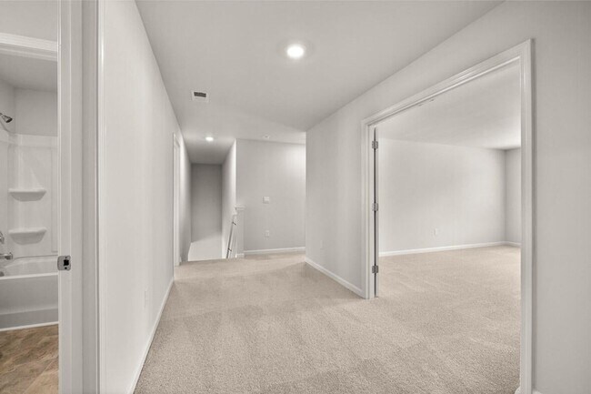 Building Photo - 4639 Southwind Rd