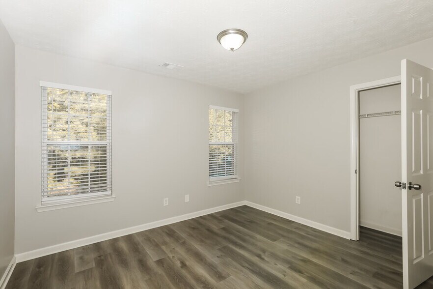 Building Photo - 135 Greenland Dr