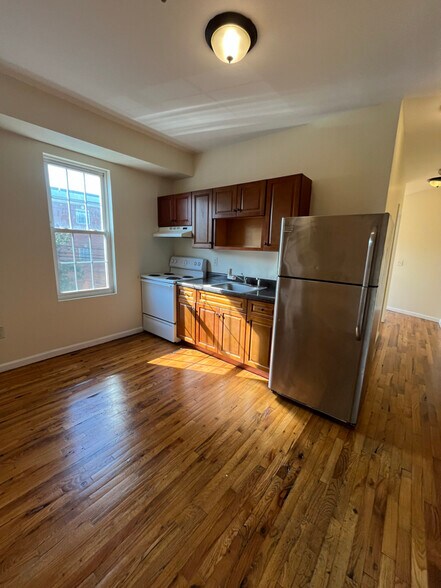 Primary Photo - 116 Hawthorne Ave