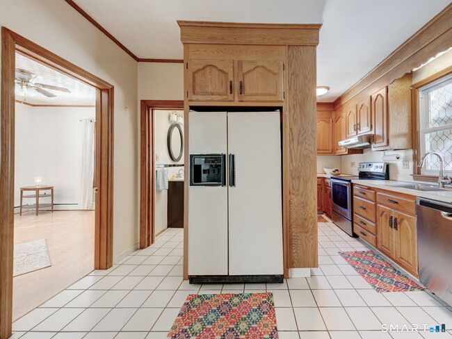 Building Photo - 176 New Litchfield St