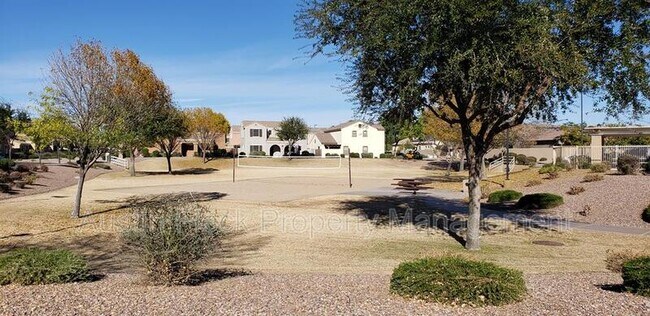 Building Photo - 1720 S Martingale Rd
