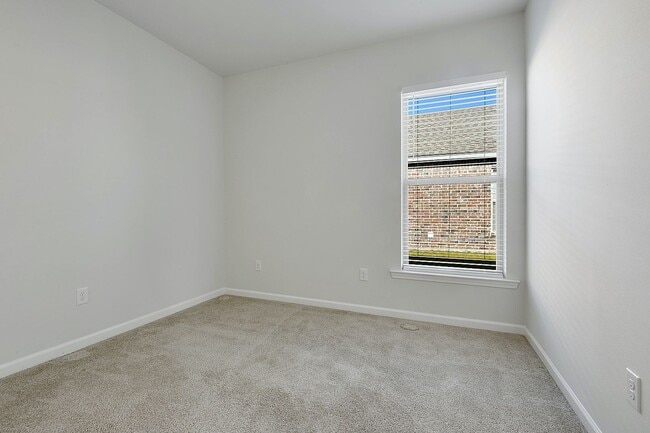 Building Photo - Two year old 3 bedroom available for Lease in Hunters Trace!