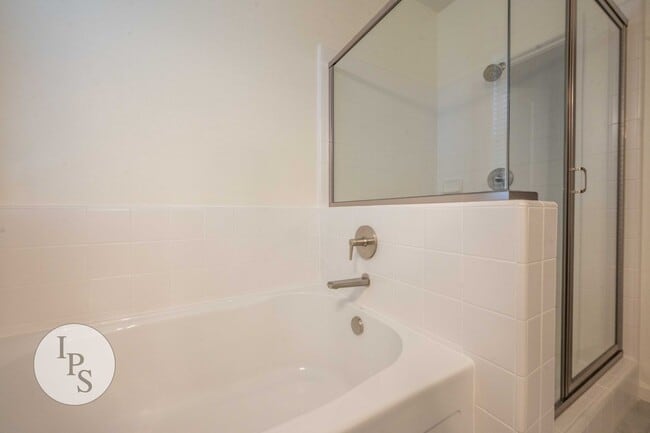 Building Photo - Newer East Clovis Home, 4BR/2BA, with Solar - built in 2023, Lots of Amenities!