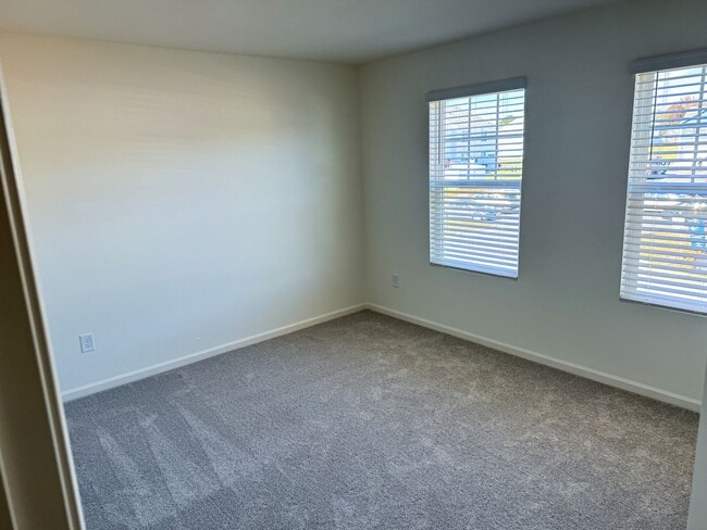 Building Photo - Brand new 2100sqft 4-bedroom / 3-Bath in t...