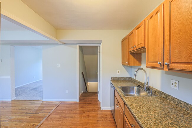 Building Photo - Reduced Price!! Move-In Ready!