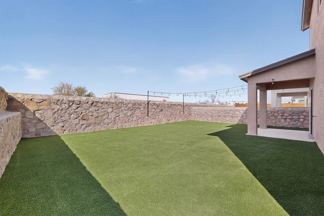 Building Photo - 9930 Isla Pl