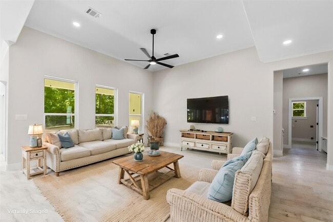 Building Photo - 244 Fawn Dr