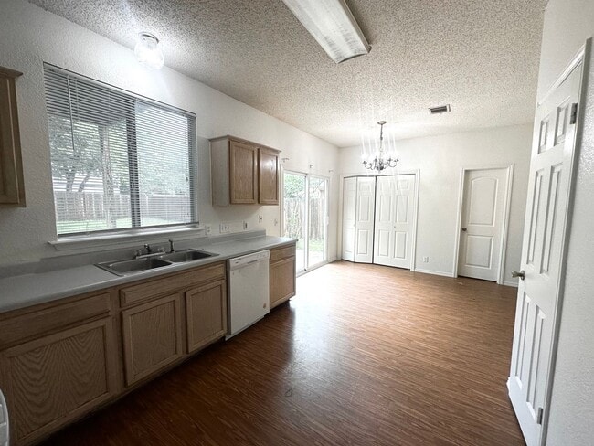 Building Photo - 512 Dusty Leather Ct