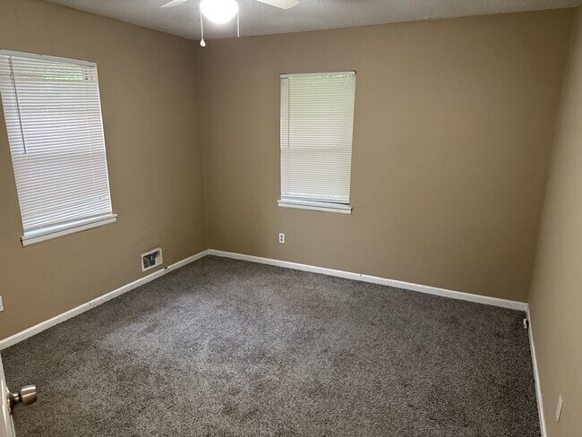 Building Photo - 11610-11612 E Ivanhoe Ct
