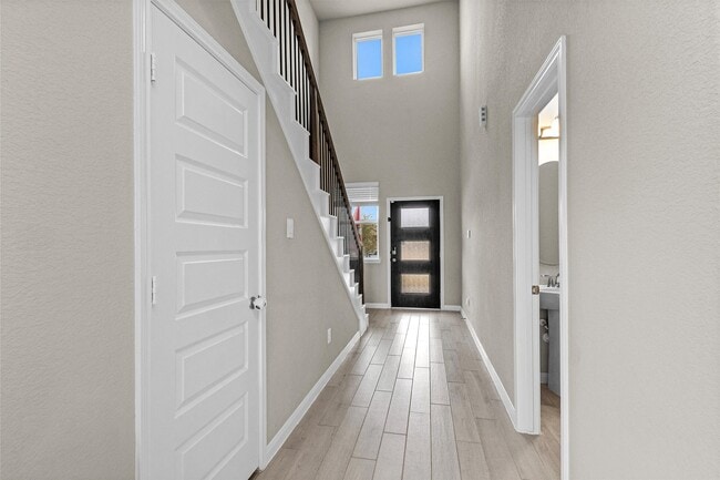 Building Photo - 18503 Sunrise Maple Dr