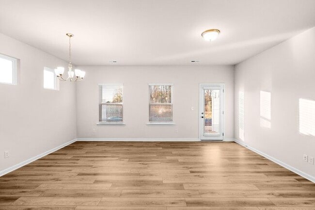 Building Photo - Beautiful Brand New 3 Bedroom 2.5 Bath Townhome in Hickory Glen!