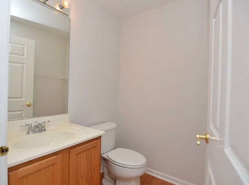 Building Photo - 4756 N Lamon Ave