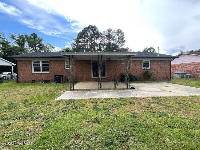 Building Photo - 5205 Dakota Ct