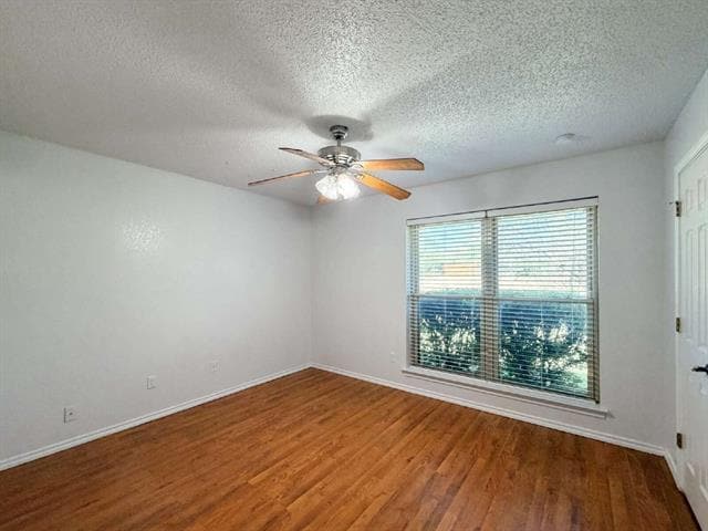 Building Photo - 701 Daniels Dr
